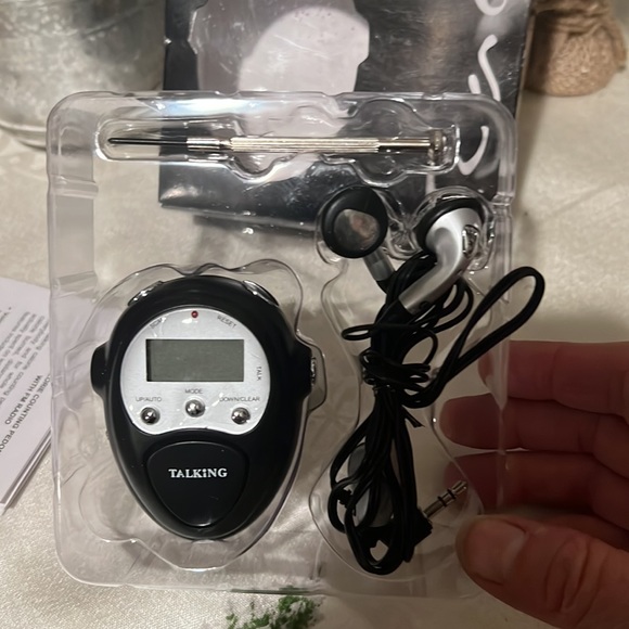 Talking pedometer calorie and radio Sku830001 - Picture 6 of 6